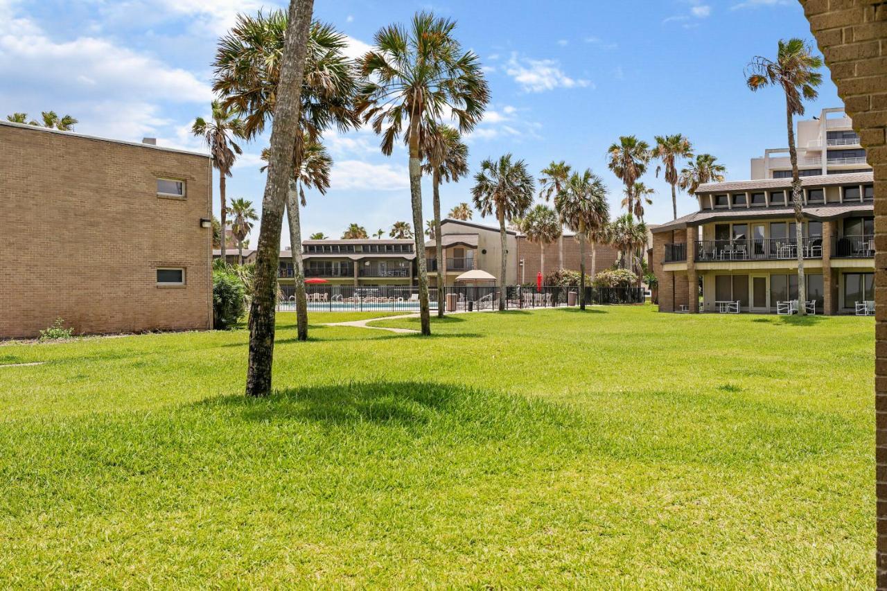 Ground Floor Beachfront Beauty! Steps To The Beach And Pool جنوب جزيرة بادري المظهر الخارجي الصورة