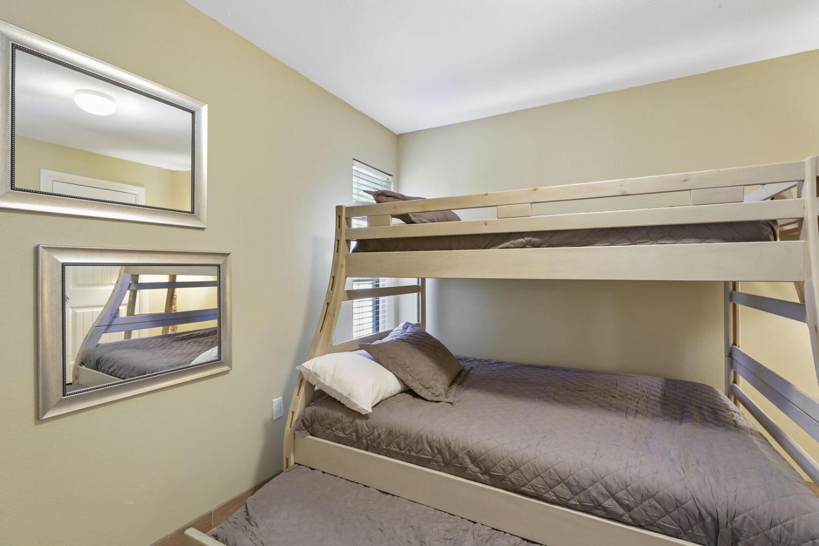 Ground Floor Beachfront Beauty! Steps To The Beach And Pool جنوب جزيرة بادري الغرفة الصورة