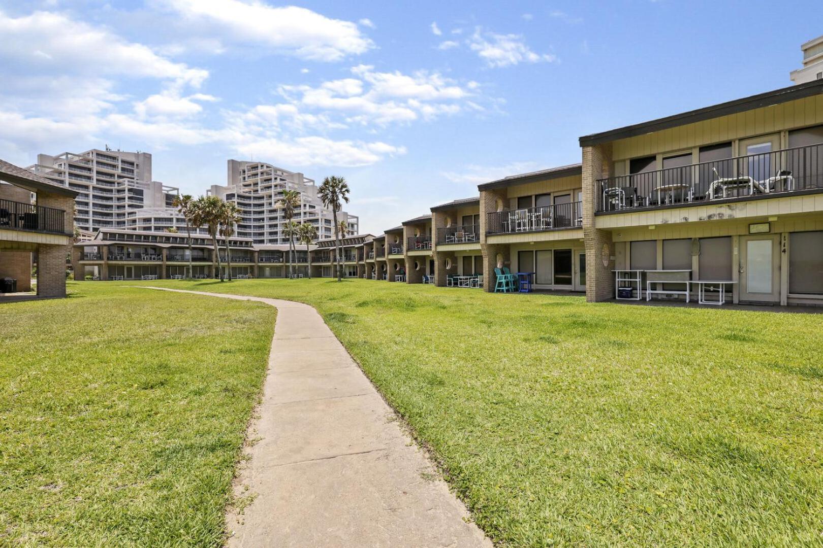 Ground Floor Beachfront Beauty! Steps To The Beach And Pool جنوب جزيرة بادري الغرفة الصورة